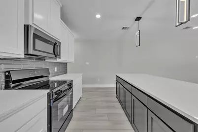 225 NW 16th Street, Grand Prairie, TX 75050 - Photo 11