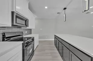 225 NW 16th St, Grand Prairie, TX 75050 - Photo 11