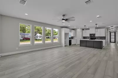 225 NW 16th Street, Grand Prairie, TX 75050 - Photo 15