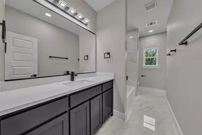 225 NW 16th Street, Grand Prairie, TX 75050 - Photo 21