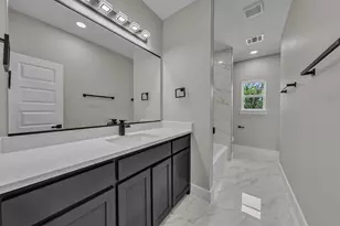 225 NW 16th St, Grand Prairie, TX 75050 - Photo 21