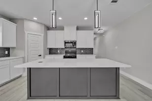 225 NW 16th St, Grand Prairie, TX 75050 - Photo 9