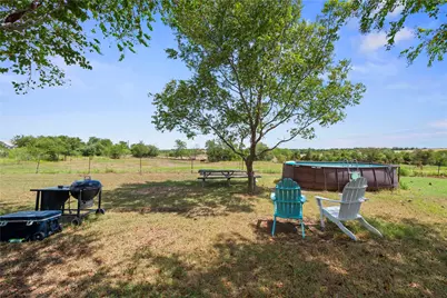 140 Private Road 801, Lott, TX 76656 - Photo 9