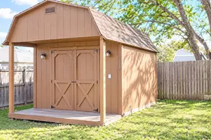 1007 Miles Ave, Burleson, TX 76028 - Photo 7