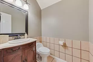 5715 Creekhollow Dr, Arlington, TX 76018 - Photo 19