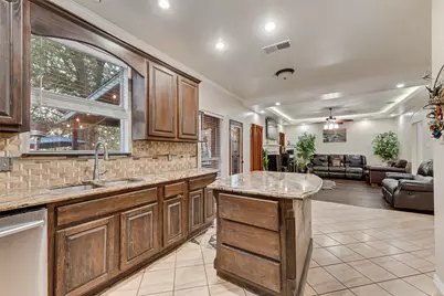 5715 Creekhollow Drive, Arlington, TX 76018 - Photo 15