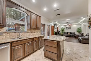 5715 Creekhollow Dr, Arlington, TX 76018 - Photo 15