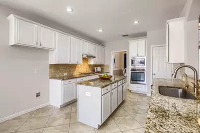 8121 Fountain Springs Drive, Plano, TX 75025 - Photo 9