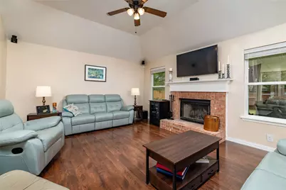 1808 Estates Drive, Mansfield, TX 76063 - Photo 9
