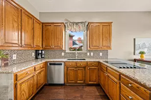 2736 Woodbridge Dr, Hurst, TX 76054 - Photo 9