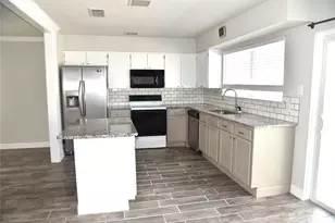 1001 Roky Ct, Fort Worth, TX 76114 - Photo 5