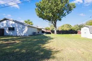 7025 Lincolnshire Ln, North Richland Hills, TX 76182 - Photo 23
