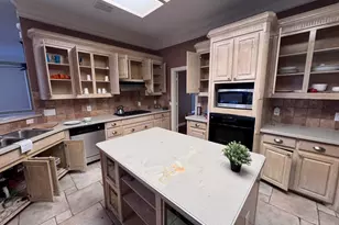 2717 Laurel Valley Ln, Arlington, TX 76006 - Photo 17