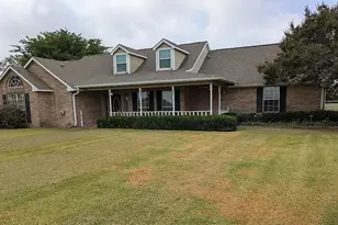 626 E Eubank St, Mabank, TX 75147 - Photo 1