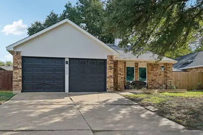 322 Valley Spring Drive, Arlington, TX 76018 - Photo 7