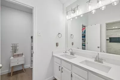 322 Valley Spring Drive, Arlington, TX 76018 - Photo 11