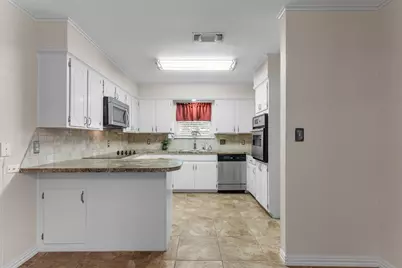1725 Meadowcliff Drive, Wichita Falls, TX 76302 - Photo 11