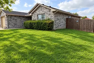 1605 Canary Island Ct, Dallas, TX 75217 - Photo 3