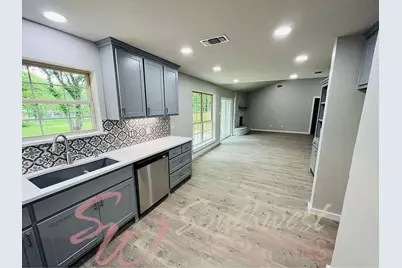 2605 W Highland Drive, Granbury, TX 76049 - Photo 3