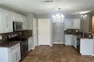 814 Elbe Dr, Arlington, TX 76001 - Photo 5