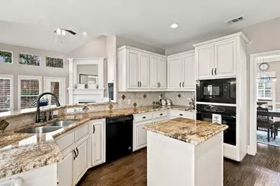 9205 Cedardale Drive, Plano, TX 75025 - Photo 9