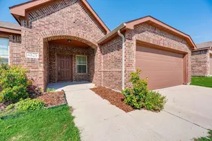 4829 Lemon Grove Dr, Fort Worth, TX 76135 - Photo 5