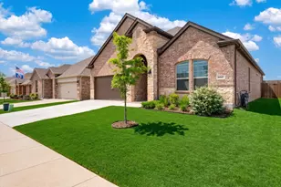 3027 Moccasin Ln, Aubrey, TX 76227 - Photo 3