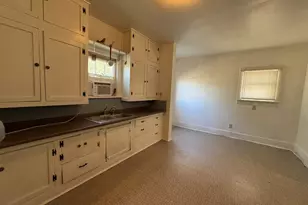 304 W Nevada St, Seymour, TX 76380 - Photo 5