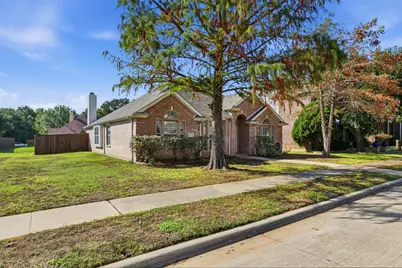 416 Kyle Lane, Lewisville, TX 75067 - Photo 3