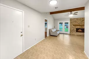 841 S Atkerson Ln, Euless, TX 76040 - Photo 9