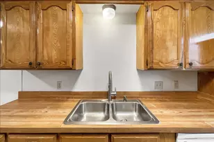 841 S Atkerson Ln, Euless, TX 76040 - Photo 11