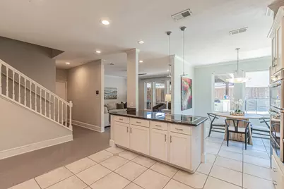 300 Sundance Circle, Irving, TX 75063 - Photo 23