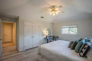300 Sundance Cir, Irving, TX 75063 - Photo 35