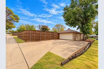 1605 Brighton Drive, Carrollton, TX 75007 - Photo 27