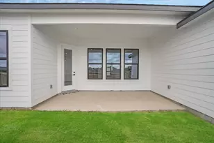 1652 W Wintergreen Rd, Lancaster, TX 75134 - Photo 21