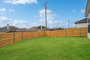 1652 W Wintergreen Rd, Lancaster, TX 75134 - Photo 23