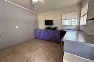 201 E 10th St, Kaufman, TX 75142 - Photo 25