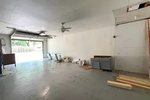 201 E 10th St, Kaufman, TX 75142 - Photo 27