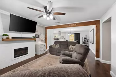 316 Wintercrest Road, Burleson, TX 76028 - Photo 3