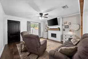 316 Wintercrest Rd, Burleson, TX 76028 - Photo 5