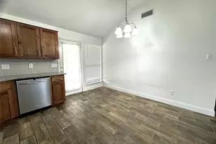 2320 Chestnut Way, Bedford, TX 76022 - Photo 11