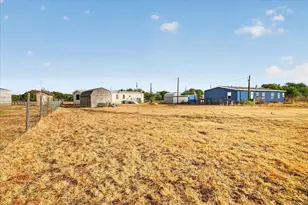 5703 N Sunchase Dr, Granbury, TX 76049 - Photo 31