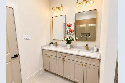 5504 Curzon Avenue, Fort Worth, TX 76107 - Photo 13