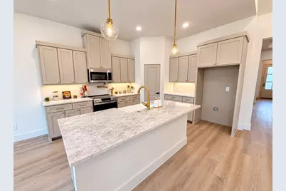 5504 Curzon Avenue, Fort Worth, TX 76107 - Photo 3