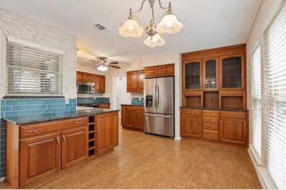 5725 Trails Edge Court, Arlington, TX 76017 - Photo 9
