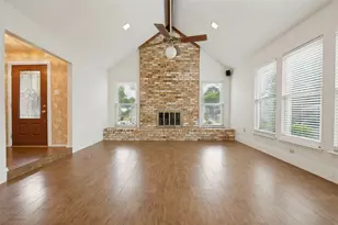 5725 Trails Edge Ct, Arlington, TX 76017 - Photo 3