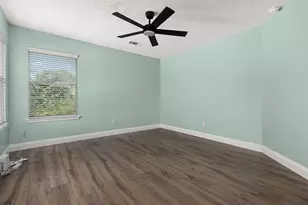 11001 Thornwood Dr, La Porte, TX 77571 - Photo 23