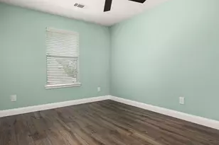 11001 Thornwood Dr, La Porte, TX 77571 - Photo 25