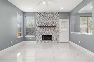 11001 Thornwood Dr, La Porte, TX 77571 - Photo 5