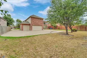 701 Walnut Bend Dr, Mansfield, TX 76063 - Photo 3